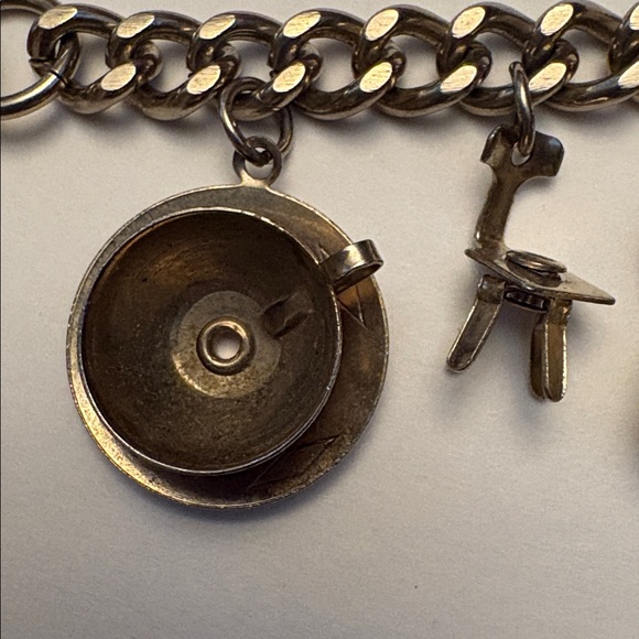Vintage Women’s Silver-Toned Kitchen-Themed Charm Bracelet - Picture 3 of 13